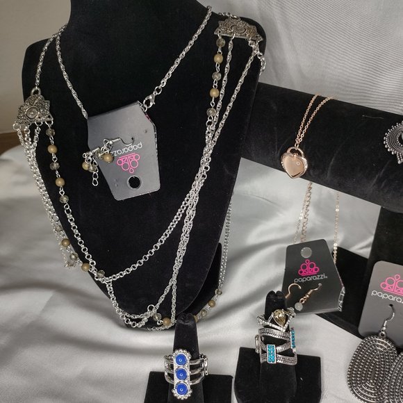 Paparazzi Jewelry 8 pieces New! - Picture 1 of 3